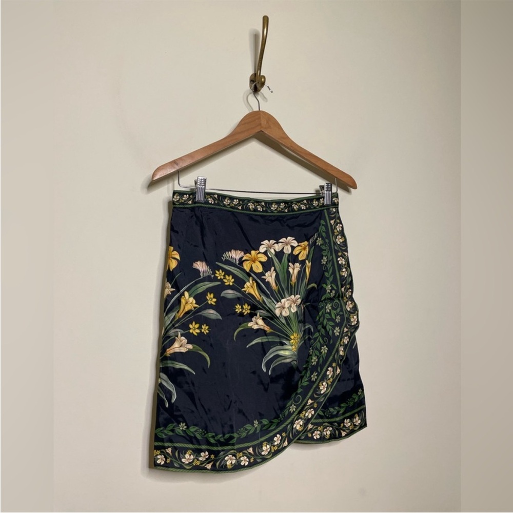 FARM Rio Flowers Arch Wrap Front Miniskirt - Picture 5 of 7
